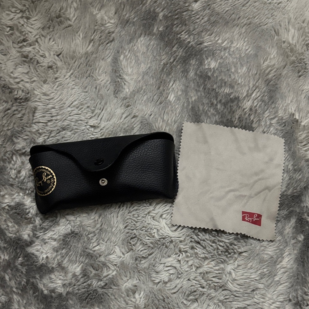 Ray-Ban Black Leatherette Sunglasses Case with Light Beige Cleaning Cloth